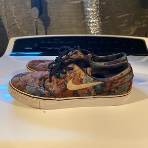 Nike Janoski’s